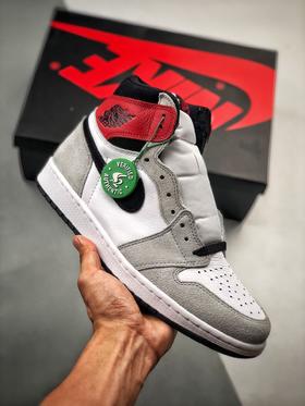 再造巅峰💪🏻💪🏻 AirJordan 1 Retro "Light Smoke Grey" 烟灰配色  货号：555088-126 Size：36--45