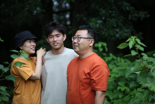 猫太团购--超值！150元4件！文艺风 纯色T恤 短袖情侣装、亲子装（衣服偏大，请选比平时尺码小一号） 商品图1