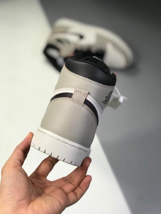 白骨灰刮刮乐❗ 酒精擦拭可变铯 乔一 一双鞋子 三种穿法 颜色刮开概不退换Nike SB x Air Jordan 1 Retro High OG “Light Bone” 货号：CD6578-006 商品图1