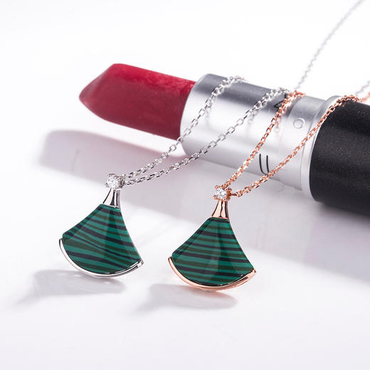 HH-QZ99原版扣s925纯银小裙子项链 扇形带钻女18玫瑰金抖音小红书款 商品图3