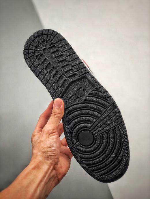 再造巅峰💪🏻💪🏻 AirJordan 1 Retro "Light Smoke Grey" 烟灰配色  货号：555088-126 Size：36--45 商品图3