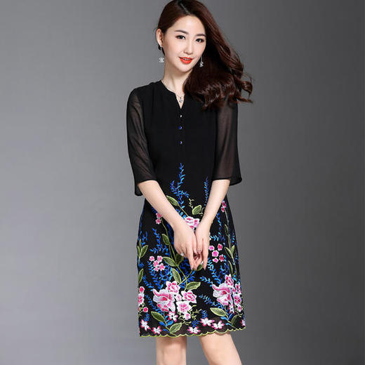 JS-6019新款重工刺绣连衣裙 商品图1