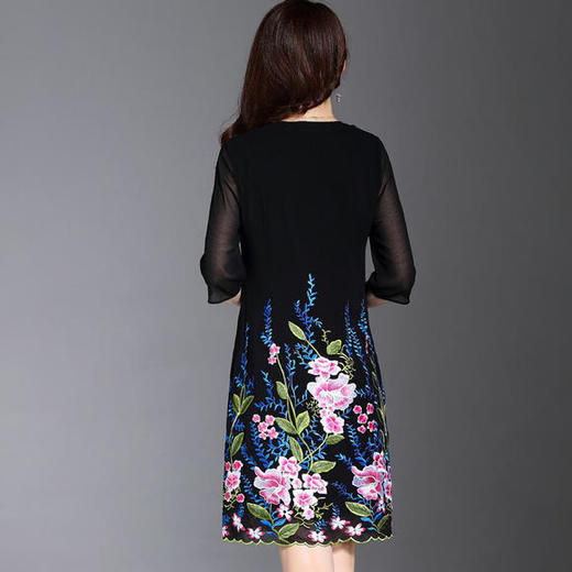 JS-6019新款重工刺绣连衣裙 商品图3