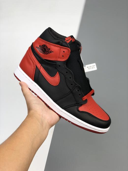 再‮致次‬敬情怀 带❌红叉禁穿 Air Jordan 1 banned AJ1 乔1 BAN 黑红 禁穿2011元年复刻 ，货号：432001-001  尺码36-46 商品图0