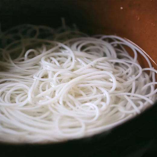 家乡味道·湖南衡阳手工米粉 山泉水+大米 古法传统工艺 阳光日晒 不熏烤 口感顺滑有劲道 商品图2
