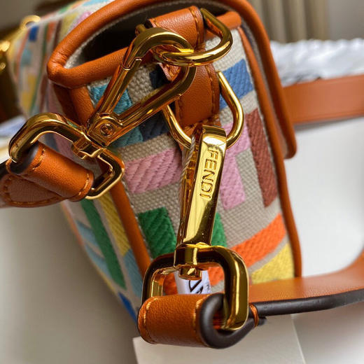 070201芬迪彩色法棍包27166jl