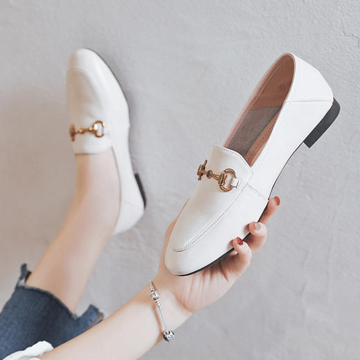 LL-W938-1新款英伦真皮平底低跟大码豆豆鞋 商品图0