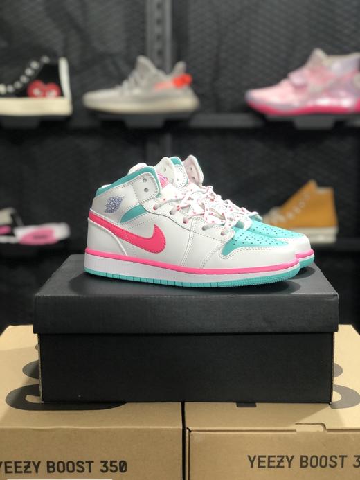 清新春日气息,全新耐克Nike Air Jordan 1 Mid GS"Digital Pink"AJ1乔丹一代中帮经典复古文化休闲运动篮球鞋“ 南海岸绿粉蒂芙尼”555112-102 男女鞋 气垫 商品图0