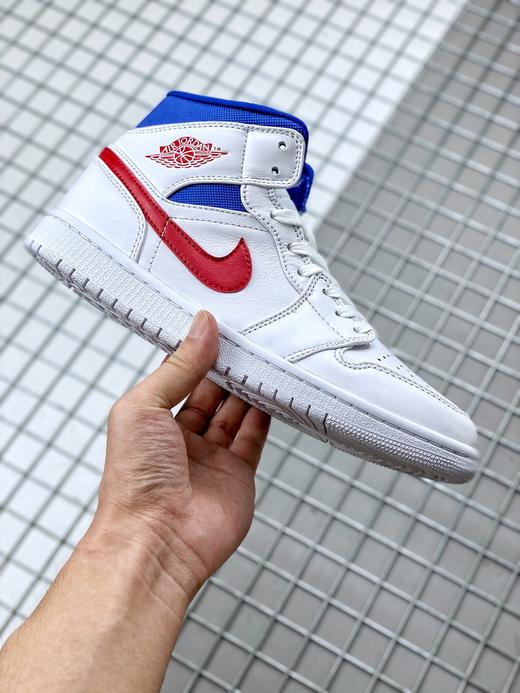 Air Jordan 1 Mid White Blue Red白蓝红 爱国者 致敬美国著名球队爱国者的Air Jordan 1 货号：BQ6472 164 SIZE：36-46 商品图0