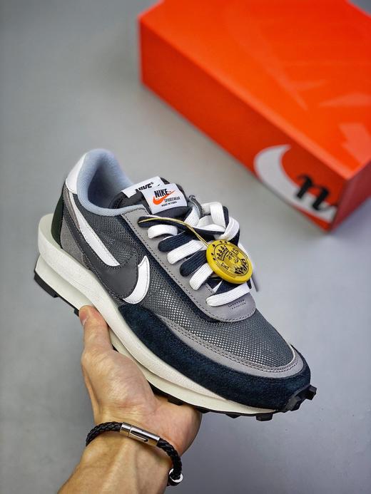 日式解构美学SACAI联名 × NIKE LDV Waffle重叠设计前卫华夫变形休闲慢跑鞋 官方货号：BV0073-301 绿黄粉 sacai在SS19的发布会上展示了自己与Nike全新联名 商品图3