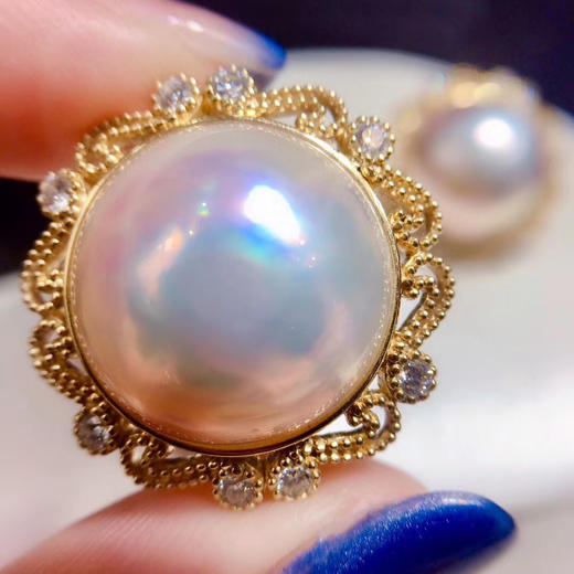 公主款蕾丝马贝耳钉白马贝1617mm带生长纹强炫彩虹光透点俏皮粉18k金