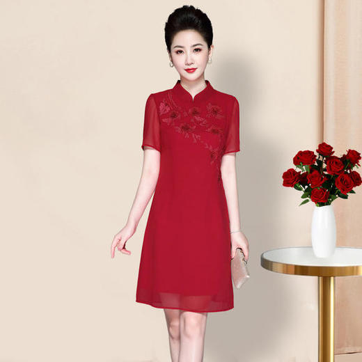 LC-2077阔太太洋气高贵，绣花改良旗袍连衣裙 商品图3