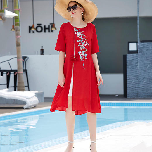 WY-S-0516度假风新款宽松大码复古重工刺绣圆领套头中长连衣裙 商品图0