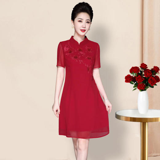 LC-2077阔太太洋气高贵，绣花改良旗袍连衣裙 商品图2