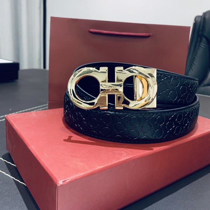 点此购买菲拉格慕男款花纹牛皮双头腰带9150517