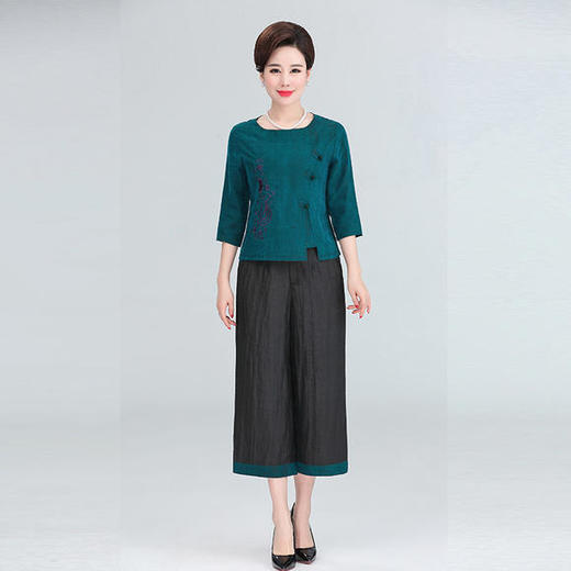 HCFS1805新款优雅气质桑蚕丝刺绣上衣阔腿裤两件套 商品图0