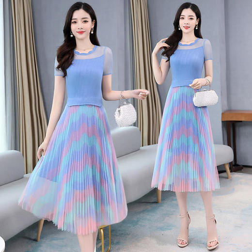 KY-XXM818-2新款收腰显瘦气质渐变色条纹百褶连衣裙 商品图0