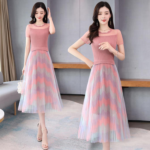 KY-XXM818-2新款收腰显瘦气质渐变色条纹百褶连衣裙 商品图2
