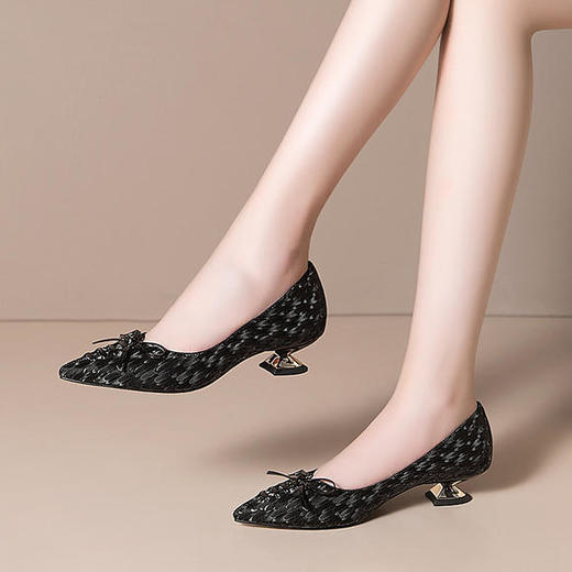 RBLL-H2193新品真皮粗跟尖头浅口四季单鞋 商品图1