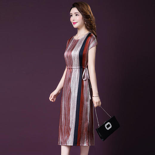 YMR-8235收腰显瘦，时尚气质仿真丝连衣裙 商品图3
