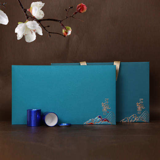 礼盒一套35元 ,一件18套 ,一件630元,江山如画蓝色12罐茶叶礼盒