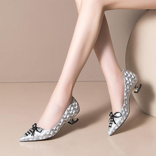 RBLL-H2193新品真皮粗跟尖头浅口四季单鞋 商品图0