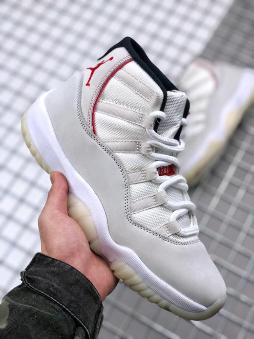 Air Jordan 11 “Platinum Tint” 兔八哥 铂金 白红 aj11 鞋身选以米白色为主色调覆盖，辅以细节处的红色 Jumpman Logo 点缀 货号：378037-016 商品图0