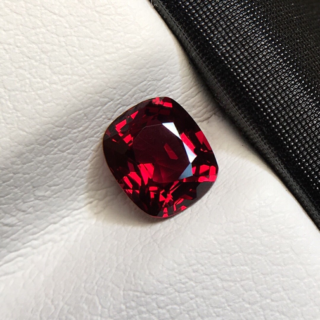 108ct红尖晶石裸石