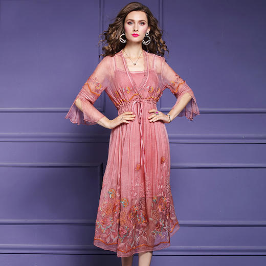 FMY-F20XL30452夏季年轻款时尚绣花真丝连衣裙配吊带裙套装 商品图1