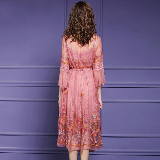 FMY-F20XL30452夏季年轻款时尚绣花真丝连衣裙配吊带裙套装 商品图3