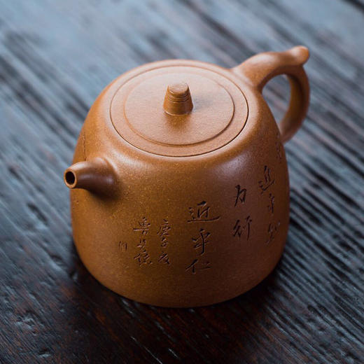 青山精品宜兴正宗原矿段泥全手工刻绘高身井栏紫砂壶qy