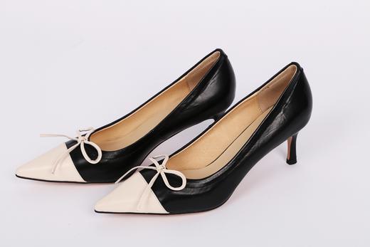 【à perles特价】蝴蝶结细跟撞色尖头小羊皮女士高跟鞋【清仓，不退不换】 商品图0