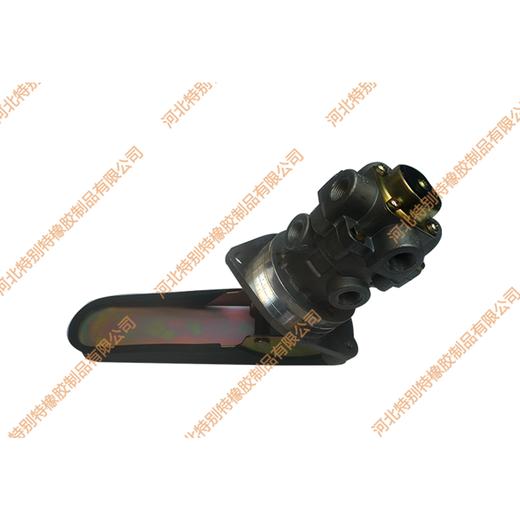 华凌总泵（带脚踏板）/华凌总泵柔刹王/刹车总泵柔刹王 商品图2