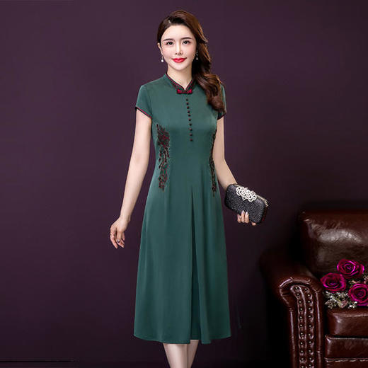 YMR-8336夏新款复古收腰显瘦刺绣连衣裙 商品图1