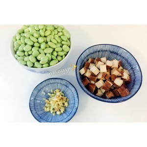 姜米香干炒毛豆的做法 步骤1