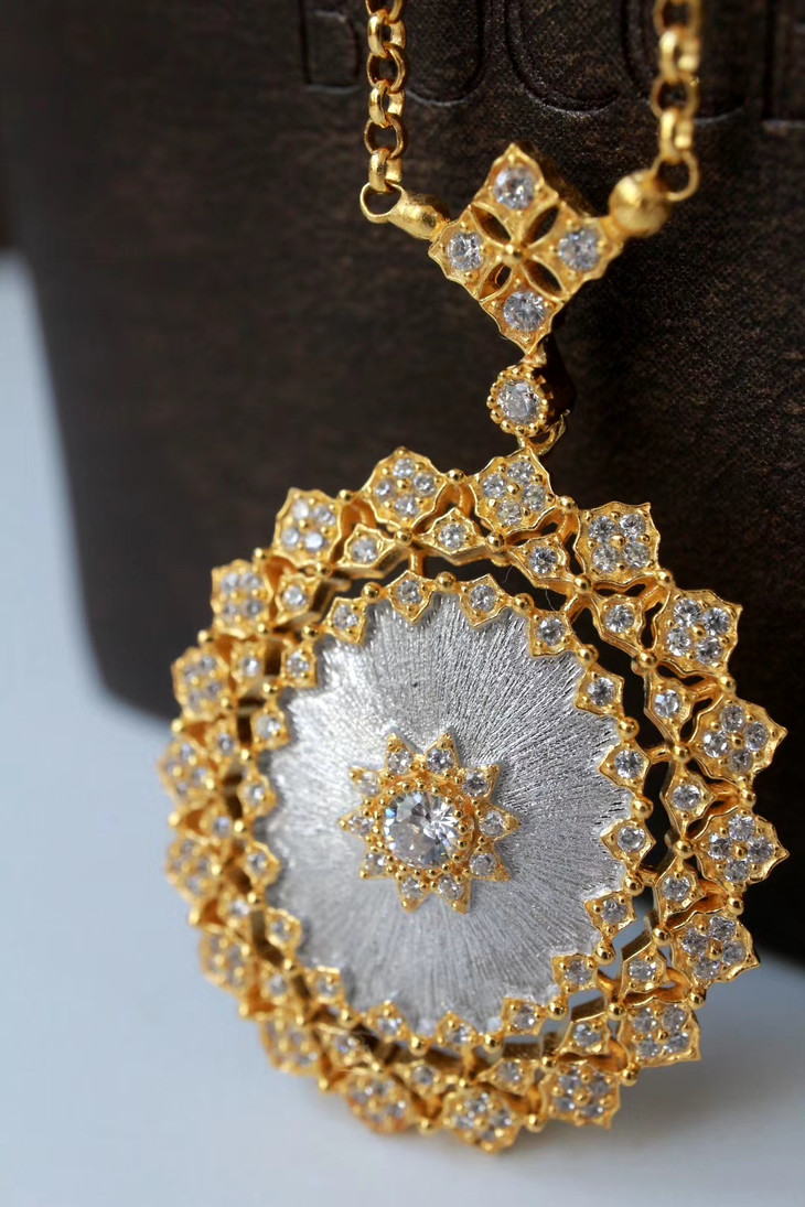 布契拉提925银拉丝工艺镶嵌5a锆石太阳花双色拉丝项链