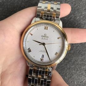 【N新品首发】2020新款欧米茄蝶飞系列到货 采用最新欧米茄独有油压纹表盘 整条钢带跟原版完全吻合 简单说这个钢带可以安装到原装蝶飞上的 喷雾原装拉扣！整表原版起模  字面罗马丁大小颜色与原装一致