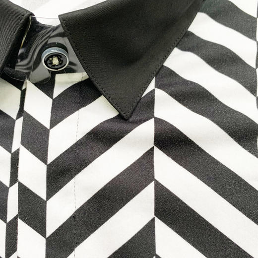 Marco Azzali 黑白几何线条印花长袖衬衫 C3905300 商品图1