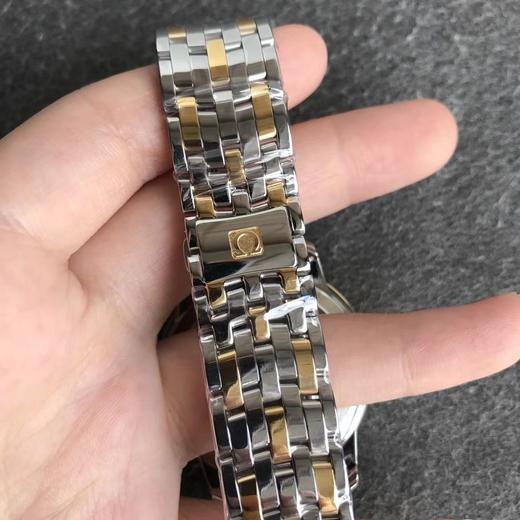 【N新品首发】2020新款欧米茄蝶飞系列到货 采用最新欧米茄独有油压纹表盘 整条钢带跟原版完全吻合 简单说这个钢带可以安装到原装蝶飞上的 喷雾原装拉扣！整表原版起模  字面罗马丁大小颜色与原装一致 商品图6