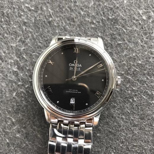 【N新品首发】2020新款欧米茄蝶飞系列到货 采用最新欧米茄独有油压纹表盘 整条钢带跟原版完全吻合 简单说这个钢带可以安装到原装蝶飞上的 喷雾原装拉扣！整表原版起模  字面罗马丁大小颜色与原装一致 商品图5