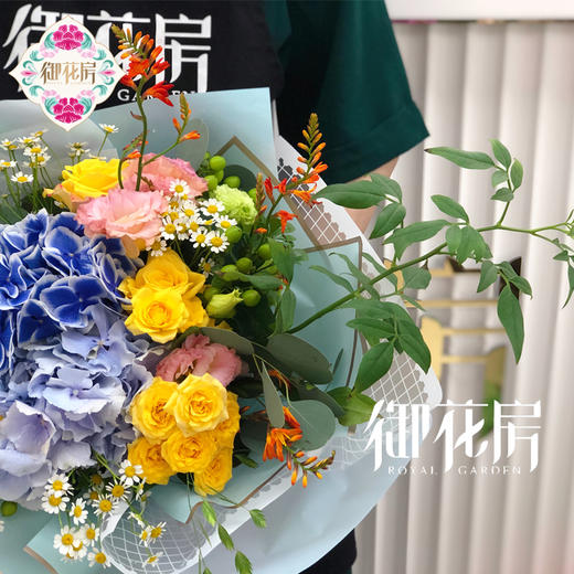 晴天 · 鲜花花束 商品图1