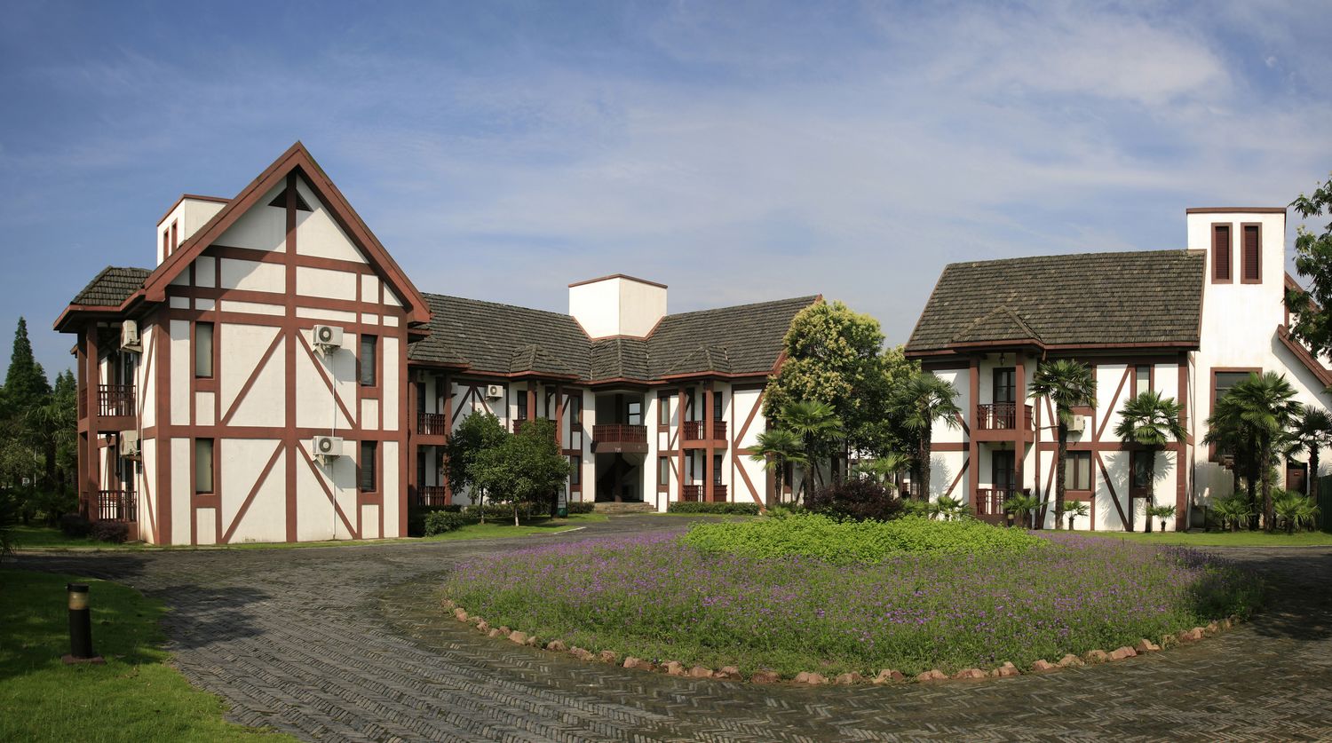 ★老友聚-银发专享★￥399起/人【上海太阳岛度假酒店】阳光豪华房+早、晚餐，沙滩水乐园/小小牧场/温泉等活动，赠麻将室、KTV各一场，免费乘坐岛内巴士！有效期至2025年12月30日