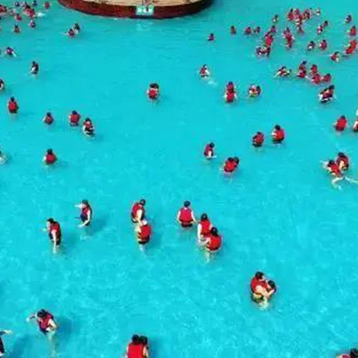 【2大2小套票】2025年乐奇欢乐水上世界 | 78元抢 两大两小套票（“小”指1米2以下的儿童），畅玩水上尖叫刺激大喇叭、童趣玛雅水寨、还有三色滑梯等超十种水上项目，等你来玩！ 商品图4