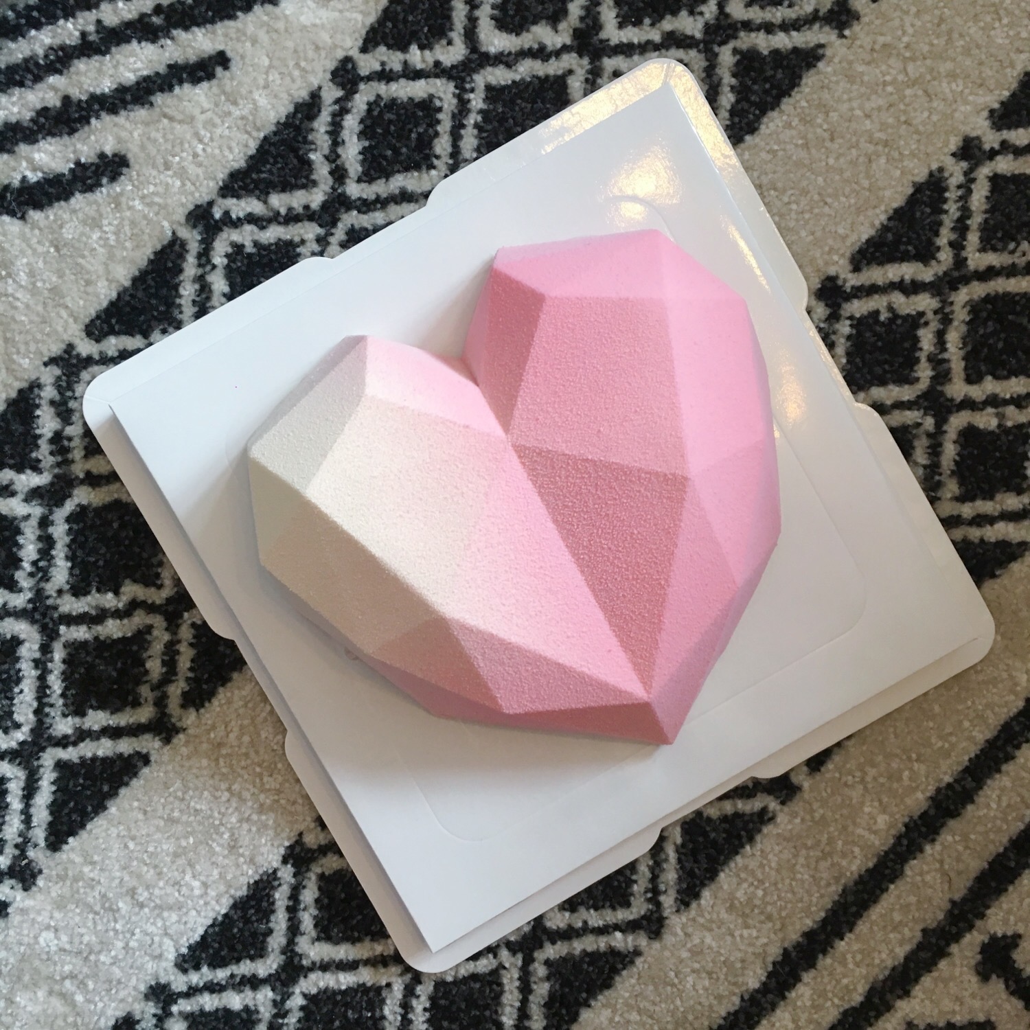 法式慕斯蛋糕 | 覆盆子香草慕斯 - 白粉渐变钻石心