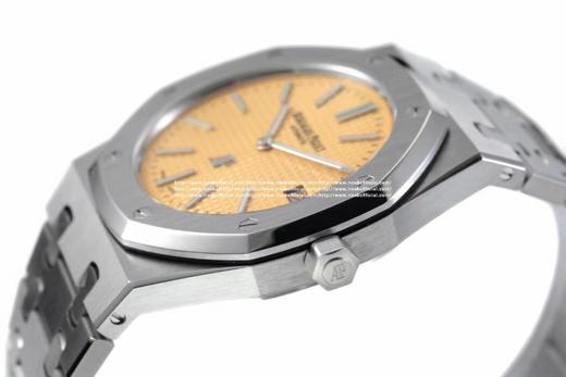 XF重磅新品：皇家橡树15202 超薄“香槟金”限量发售 市场独家 1，机芯功能：机芯调历功能与正品一致。 2，表壳厚度：8.5mm 3，表针针轴：针轴大小和正品完全一样。 商品图9