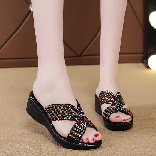 LDX-a208夏季新款休闲中老年妈妈凉拖鞋 商品图0