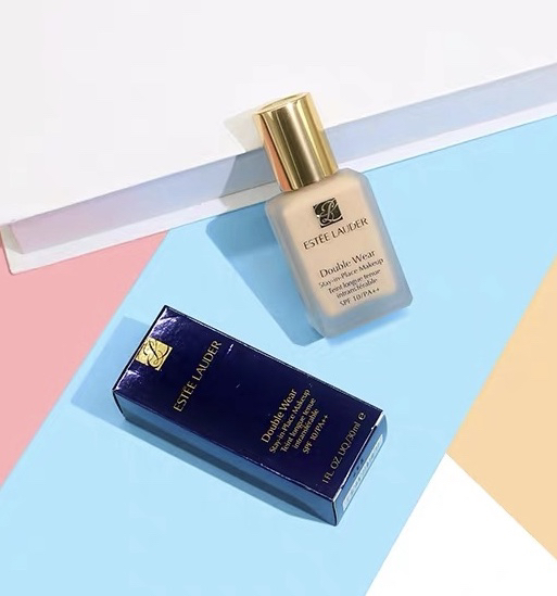 雅诗兰黛DW粉底液（送彩妆蛋）