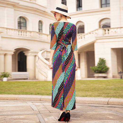 DF-DZ2372新款圆领印花复古气质超长一步裙 商品图3