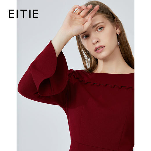 EITIE爱特爱女装秋新品优雅一字肩时尚喇叭袖收腰显瘦连衣裙5807569 商品图0