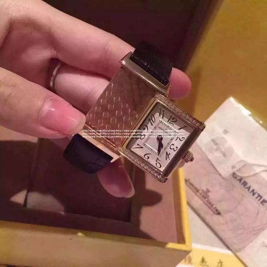 积家，翻转​系列，女​士腕表，​精准​石英动力，23×32​直径大​小，两针​设计，阿​拉伯​数字刻度，​整体精​钢打造 商品图10